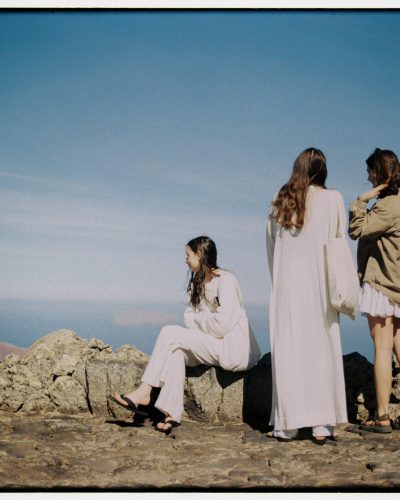 Women enjoying the views from Mirador del Rio.
